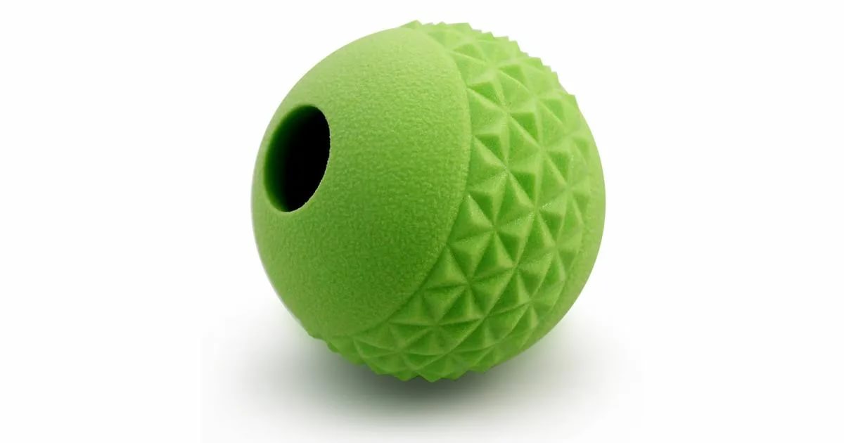 Игрушка AROMA для собак Мяч, d64 мм Triol от зоомагазина Дино Зоо